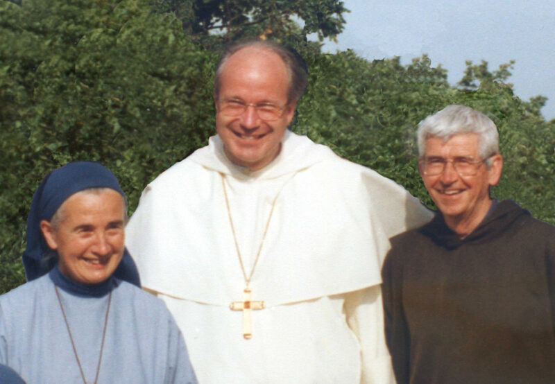 Padre-Christoph-fra-Jean-Claude-e-ps-Marie-e1776697501375
